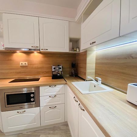 1Bd Ap In La Mer Complex Private Beach And Pool Golden Sands Ngoại thất bức ảnh