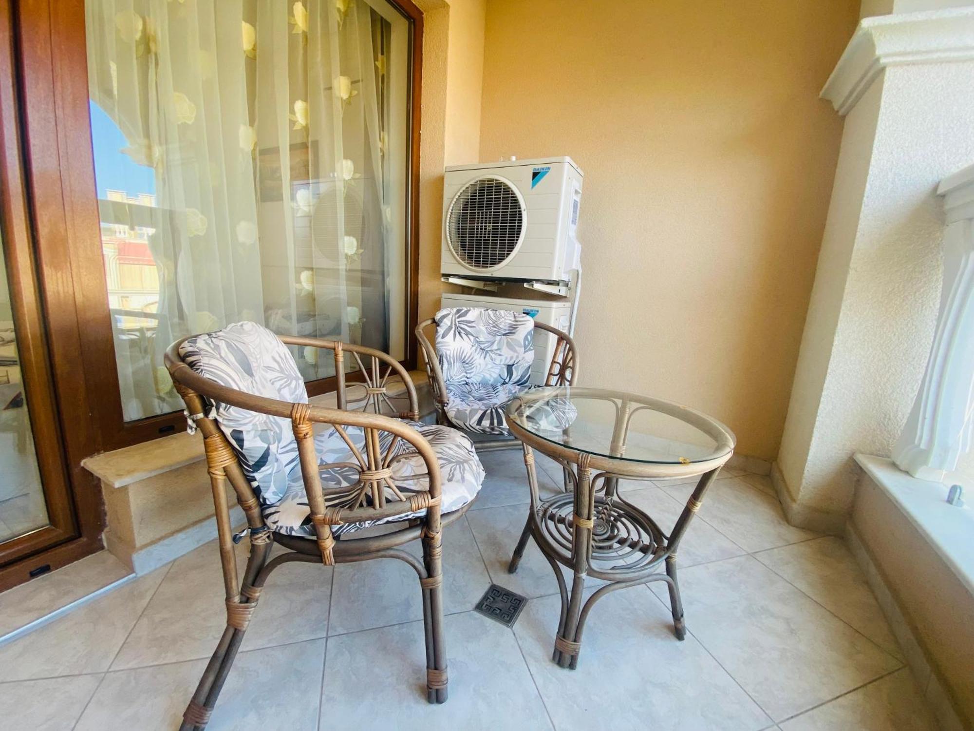 1Bd Ap In La Mer Complex Private Beach And Pool Golden Sands Ngoại thất bức ảnh
