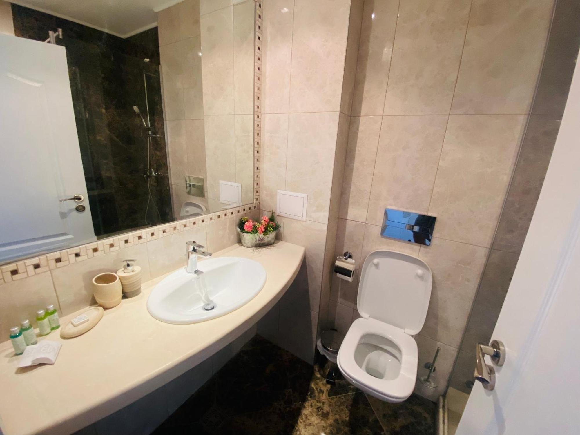 1Bd Ap In La Mer Complex Private Beach And Pool Golden Sands Ngoại thất bức ảnh